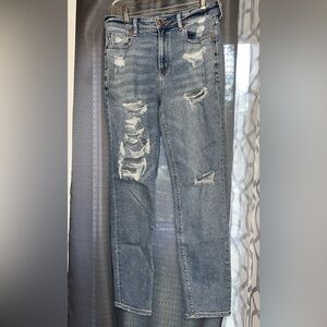 American Eagle Stretchy Mom Jean